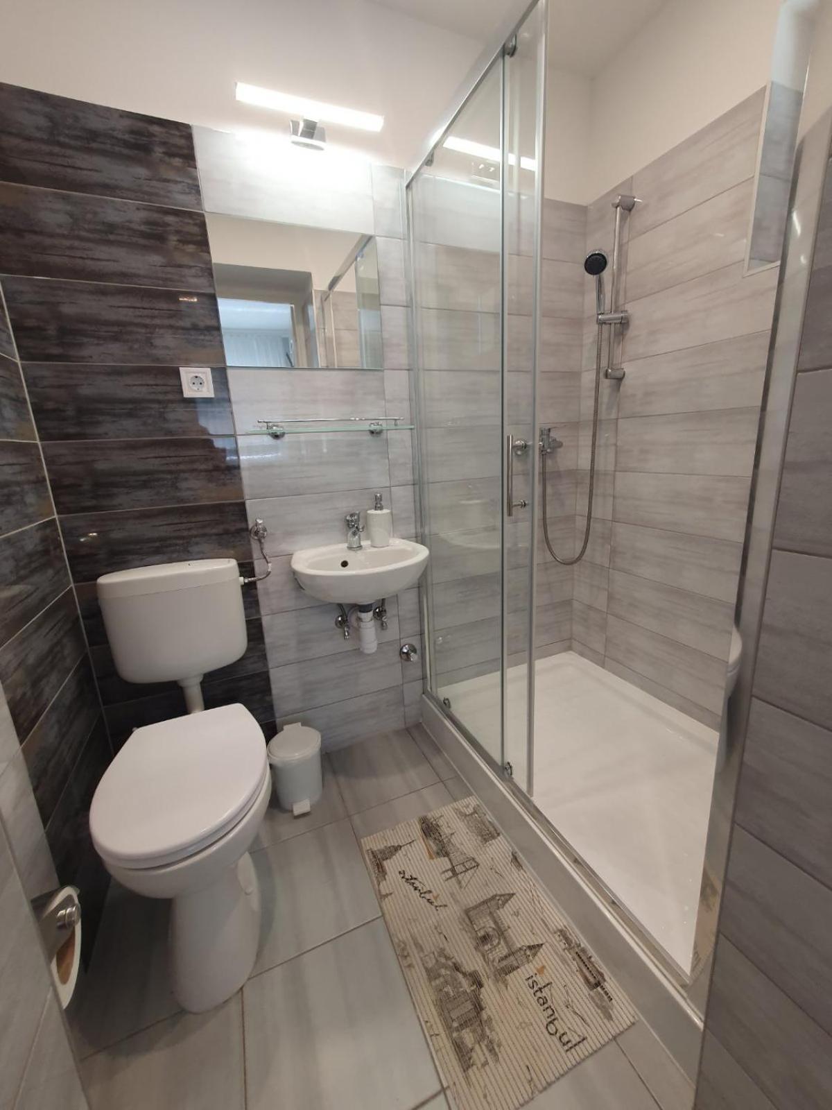 Lara Apartments Siófok Eksteriør billede