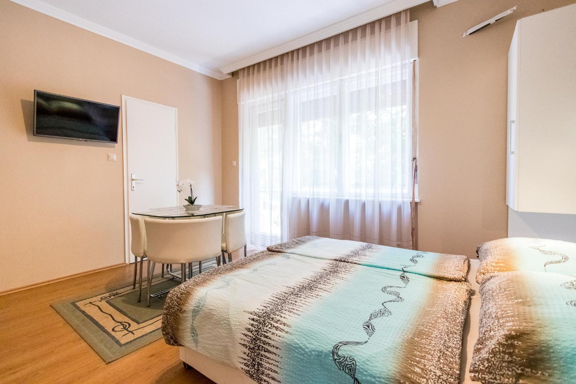 Lara Apartments Siófok Eksteriør billede