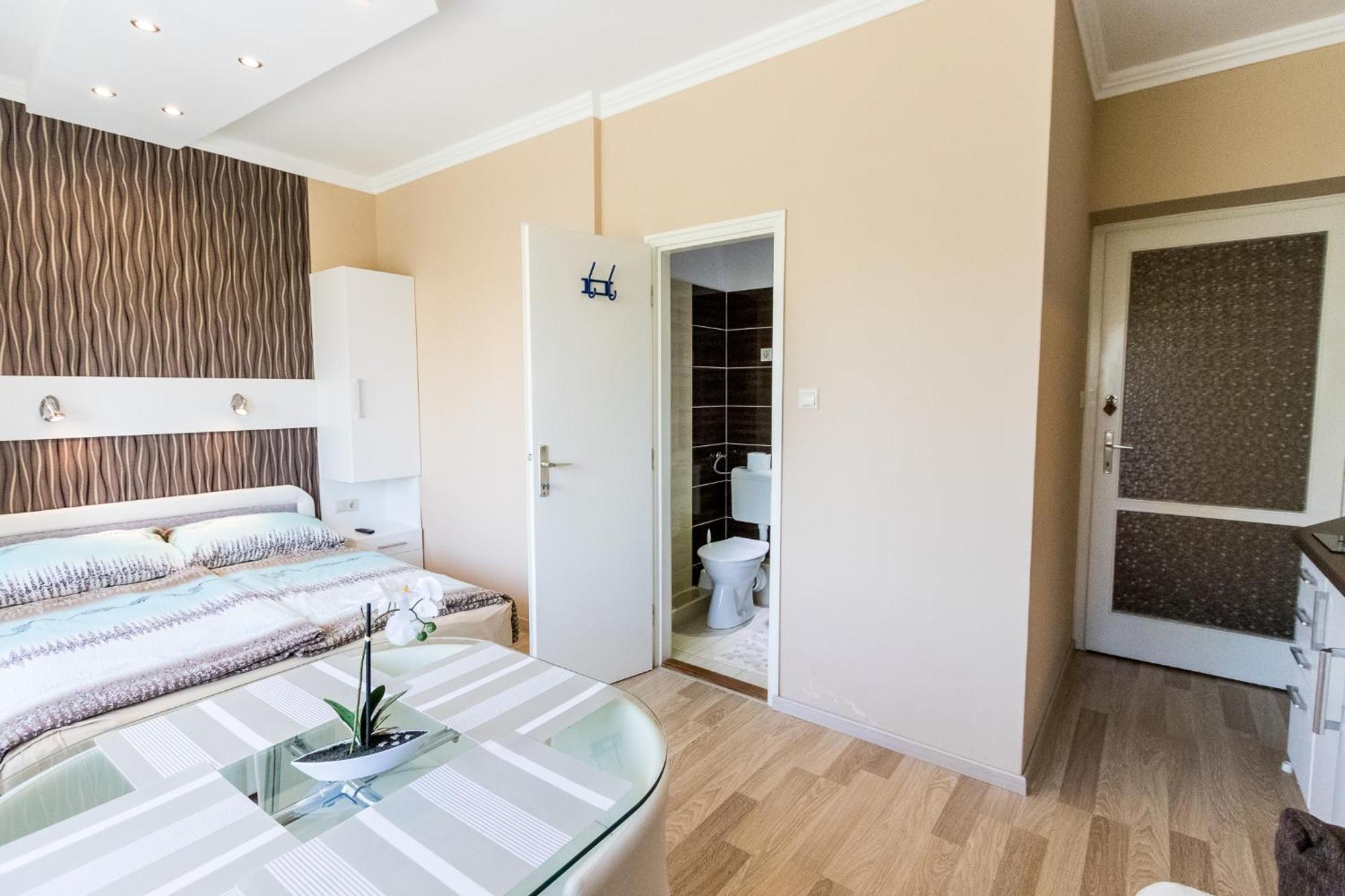 Lara Apartments Siófok Eksteriør billede